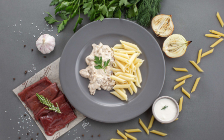 Печень по-строгановски с макаронами (150/130г)